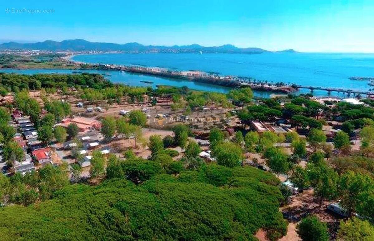 Terrain à FREJUS