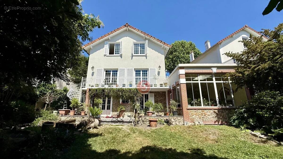 Maison à LE RAINCY