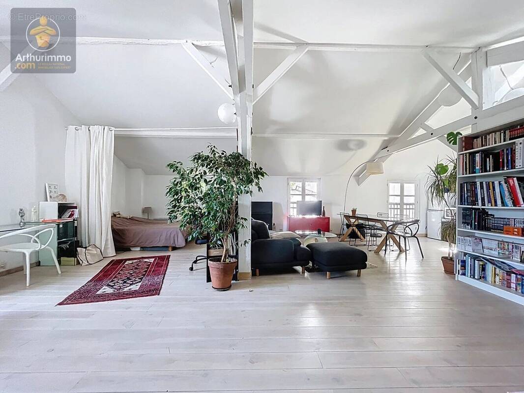 Appartement à COMBS-LA-VILLE