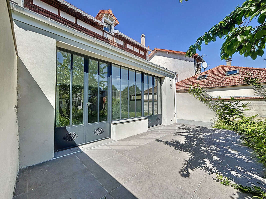 Maison à SAINT-MAUR-DES-FOSSES