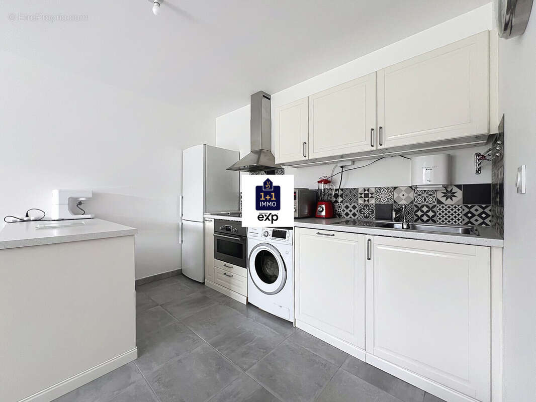 Appartement à ROQUEBRUNE-SUR-ARGENS
