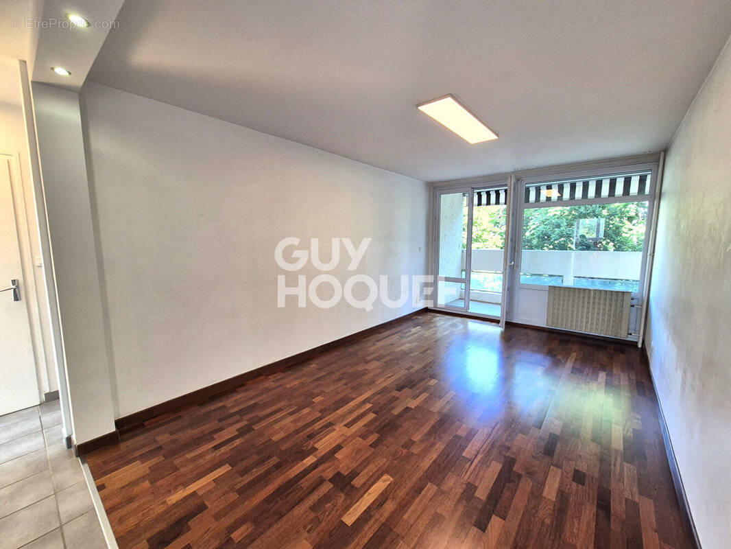Appartement à OULLINS