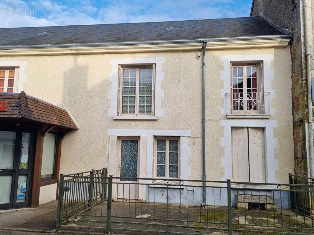 Maison à MAZANGE