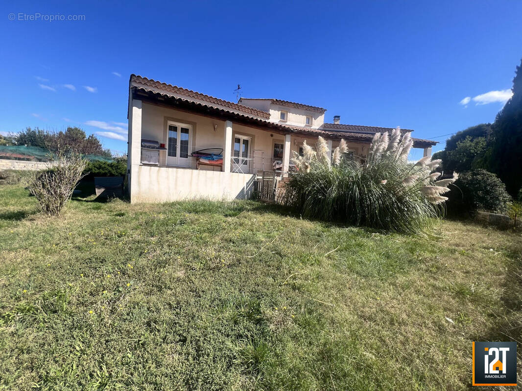 Maison à CASTELNAU-VALENCE