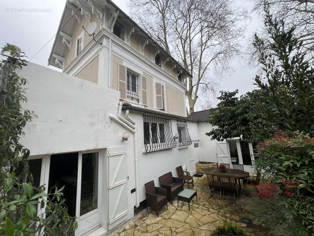 Maison à L&#039;ILE-SAINT-DENIS