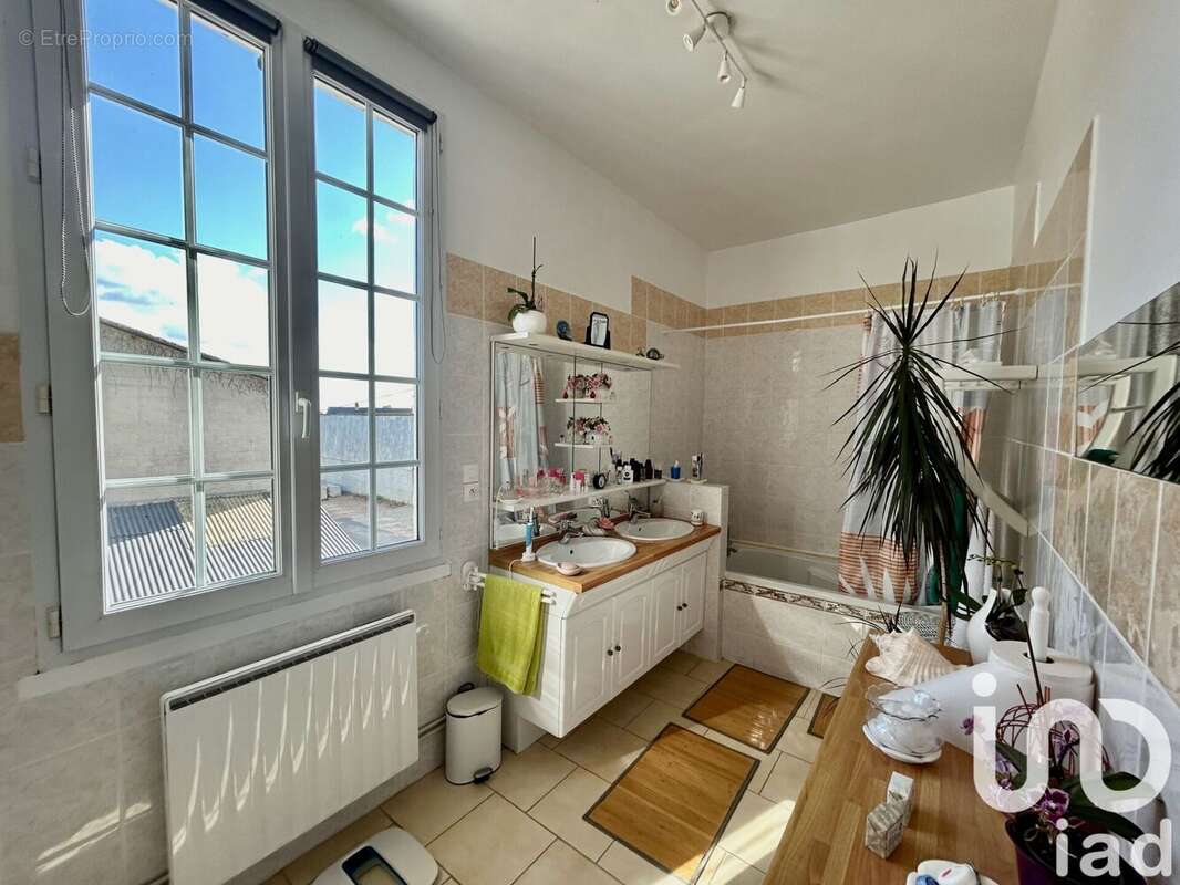 Photo 8 - Maison à ALLONNES