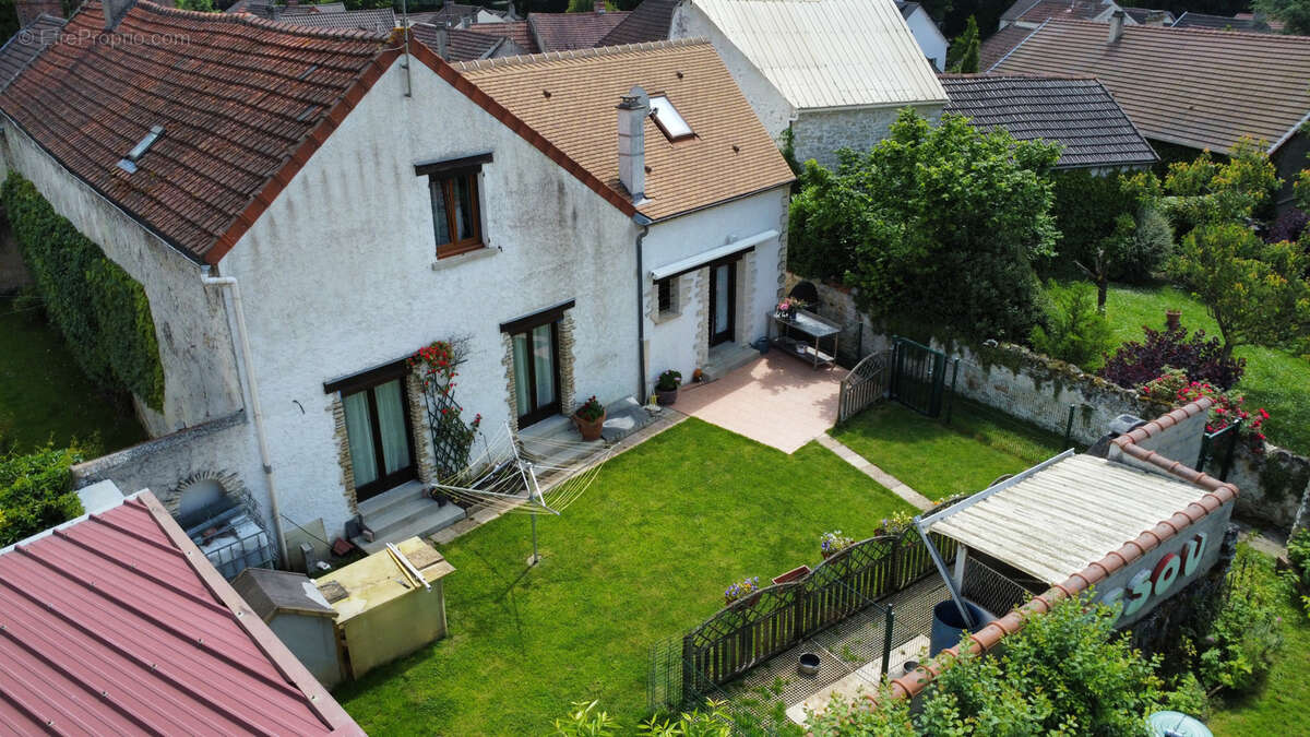 Maison à ISSOU