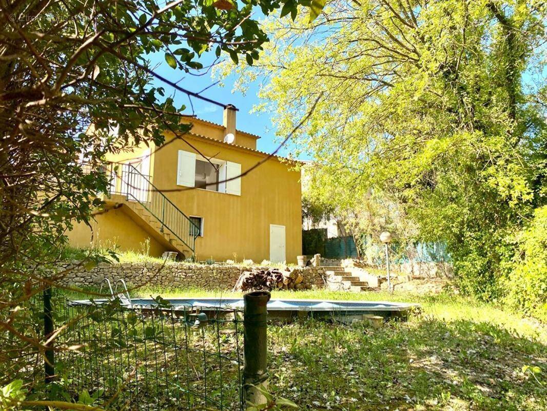 Maison à LE CASTELLET