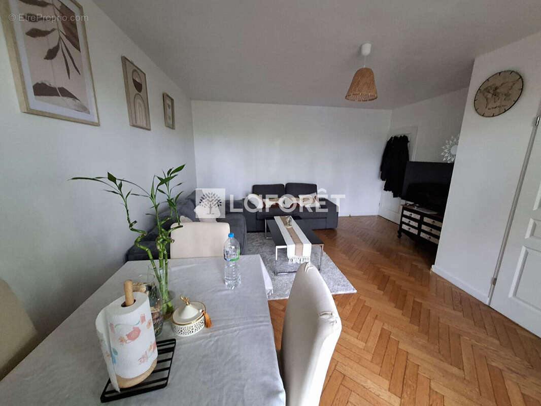 Appartement à L&#039;HAY-LES-ROSES