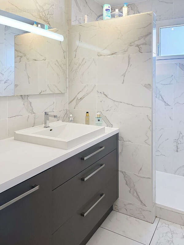 Appartement à LYON-8E