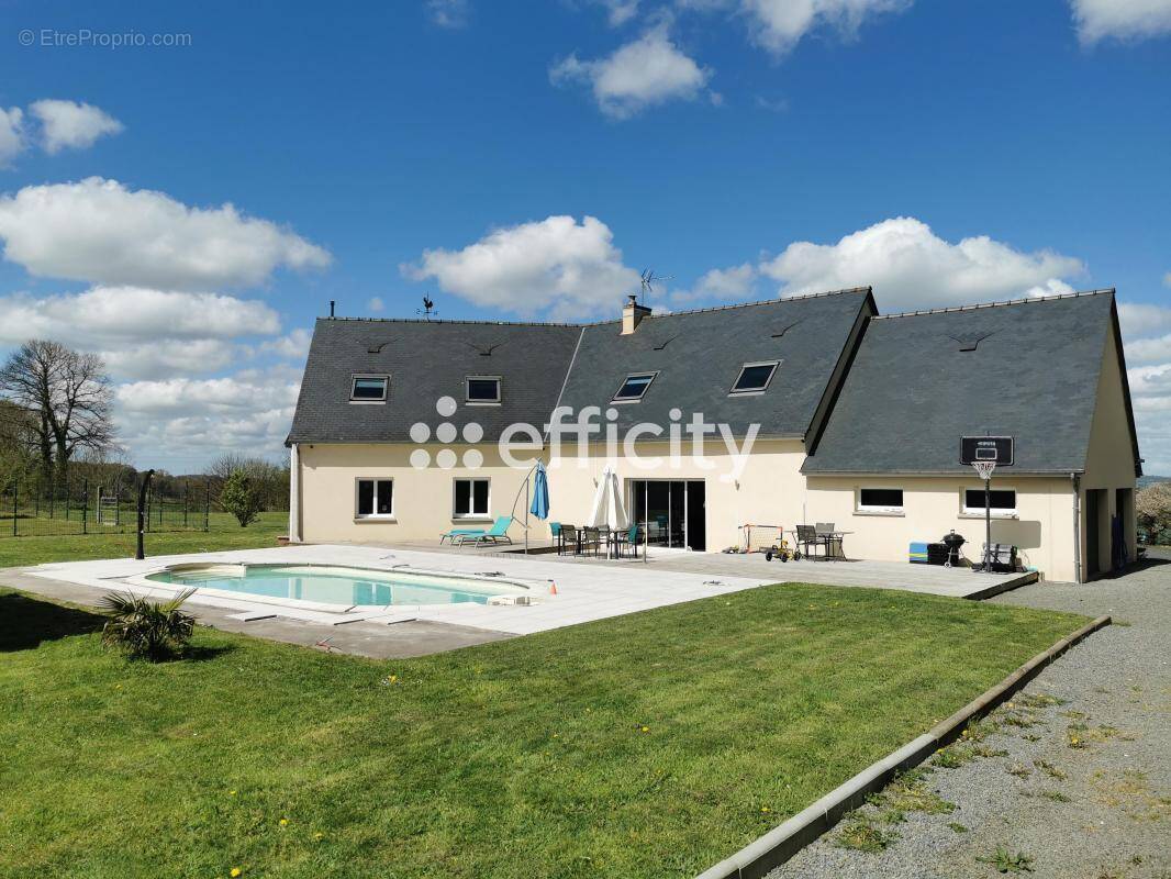Maison à SAINT-SEVER-CALVADOS
