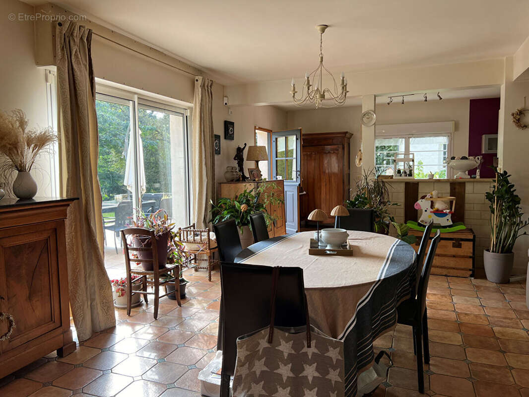 Maison à PARCAY-MESLAY