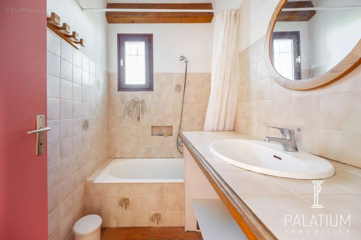 Maison à ESPARRON-DE-VERDON
