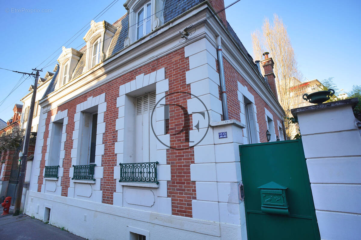 Maison à FONTAINEBLEAU