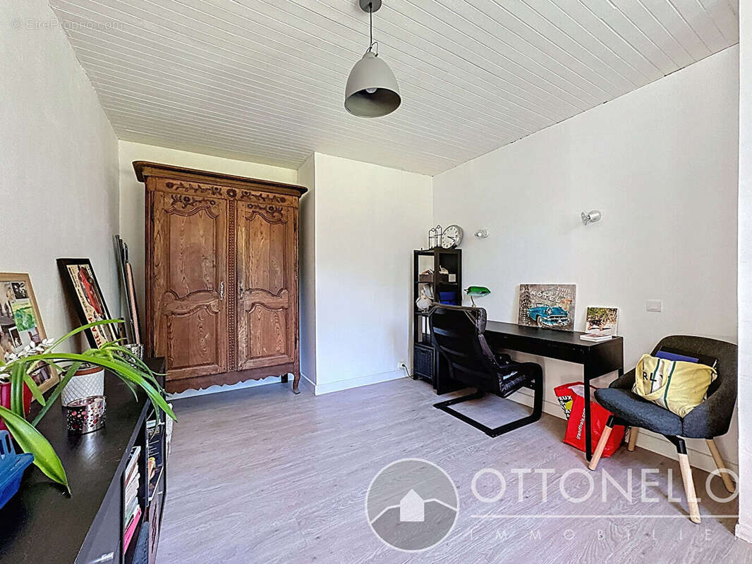 Maison à ROQUEBRUNE-SUR-ARGENS