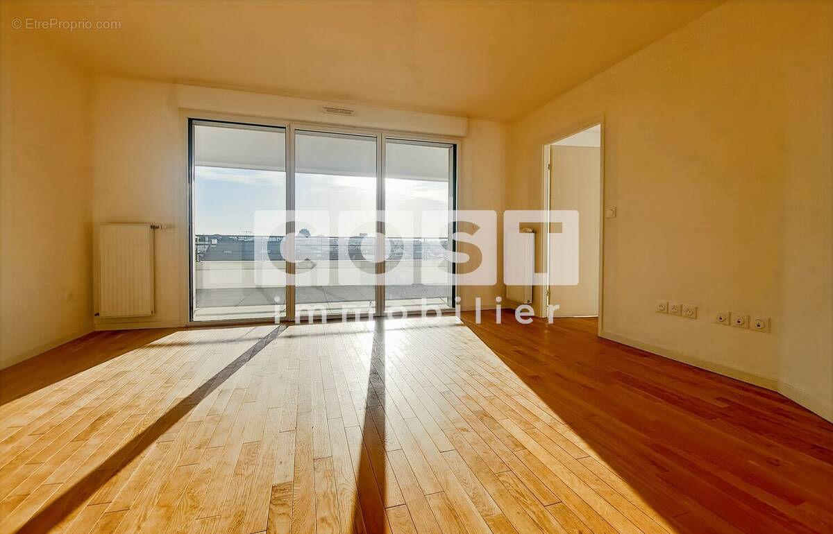 Appartement à COLOMBES