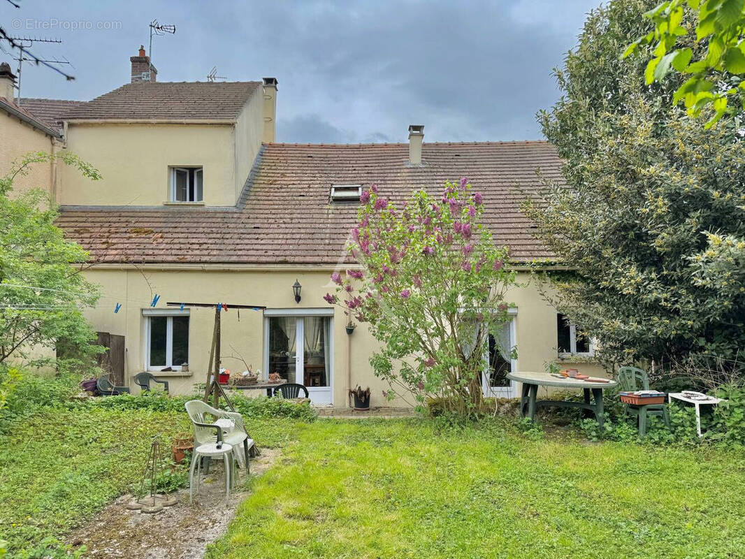 Maison à TOURNAN-EN-BRIE