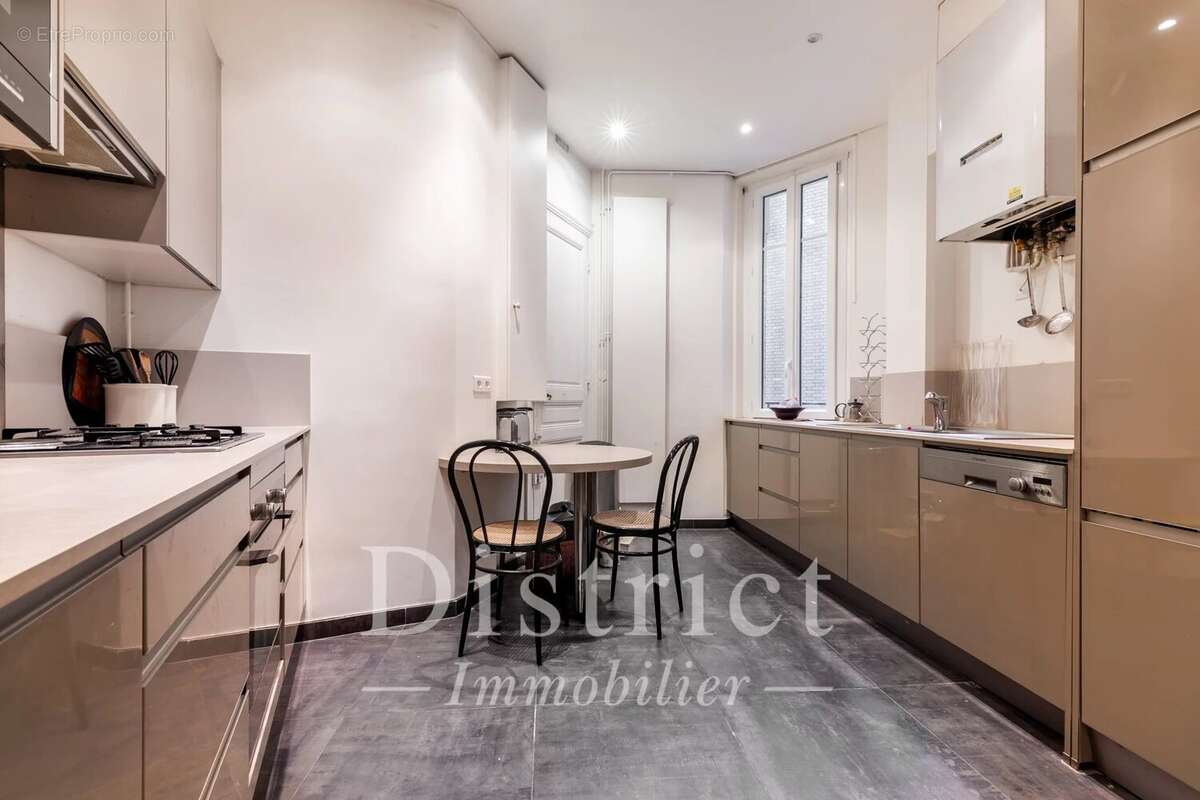 Appartement à PARIS-6E