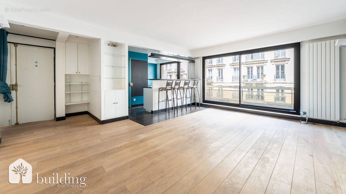 Appartement à PARIS-17E