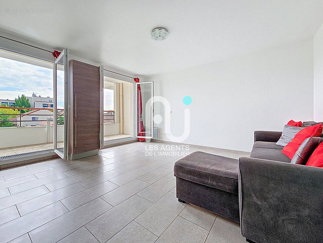 Appartement à GENNEVILLIERS