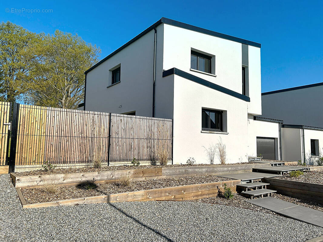 Maison à LIFFRE