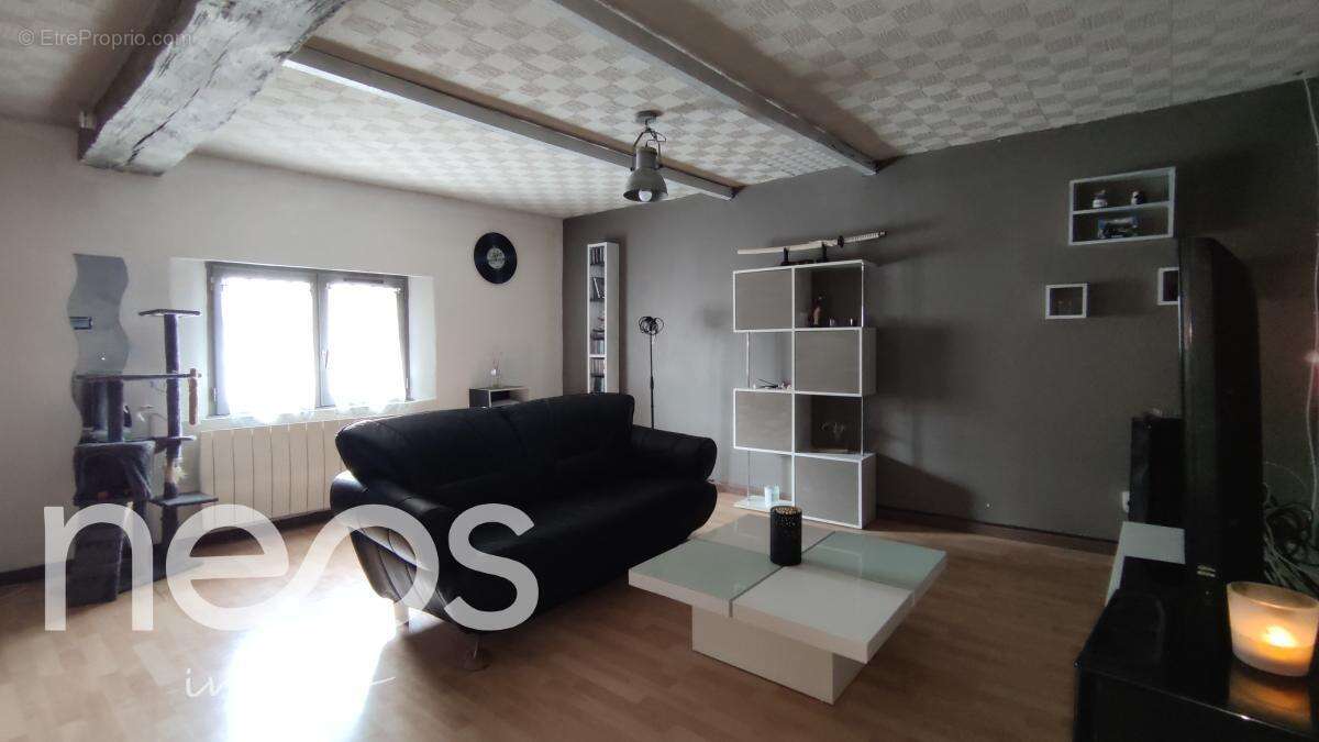 Appartement à JOUARRE