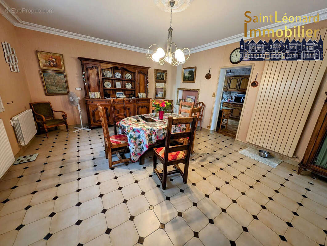 Maison à COMBOURTILLE