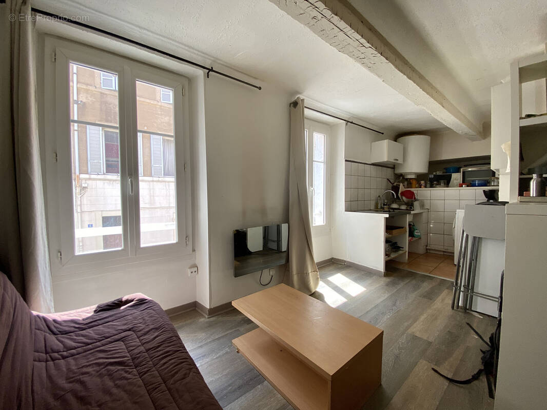 Appartement à MARSEILLE-5E