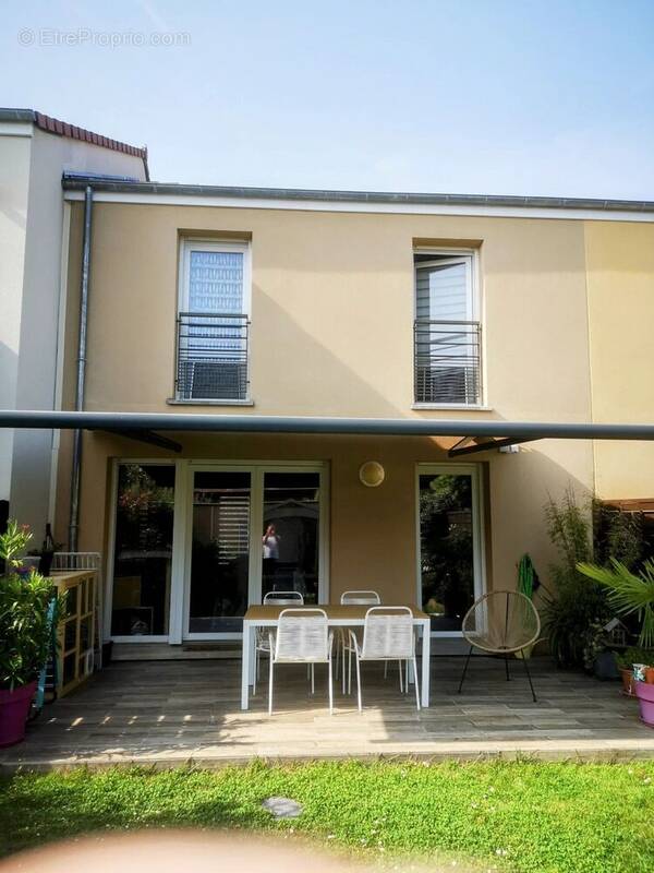 Maison à COMBS-LA-VILLE