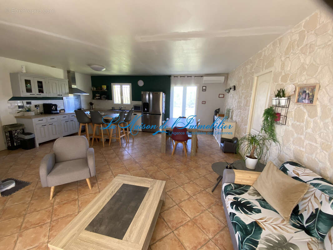 Maison à LEDIGNAN