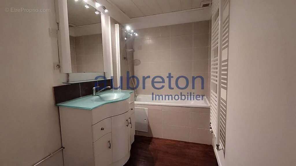 Appartement à RIVES