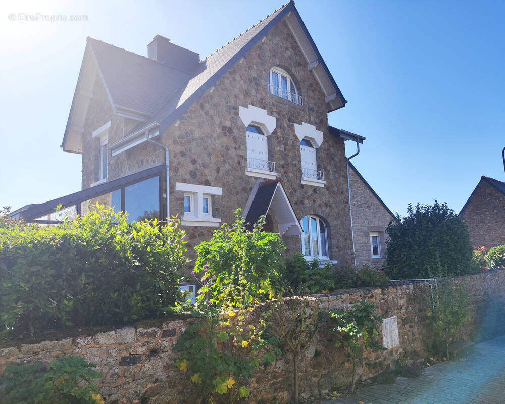 Maison à CHATELAUDREN
