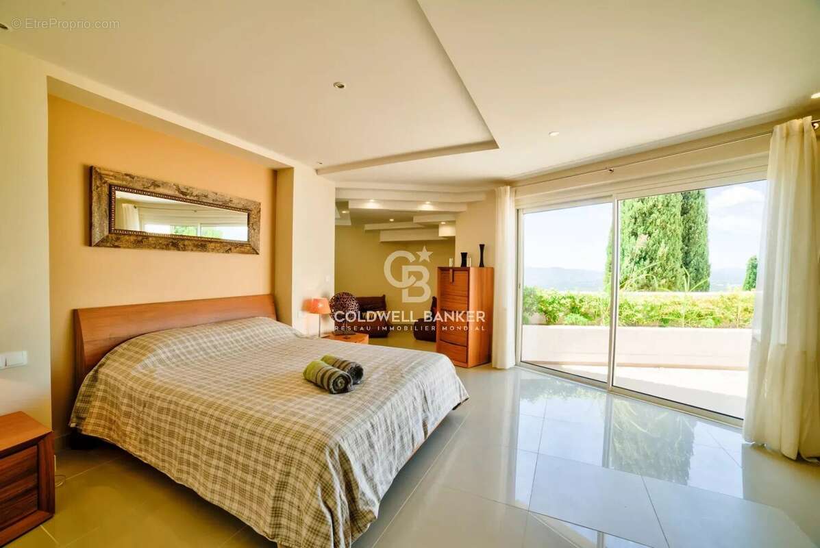 Maison à MOUGINS