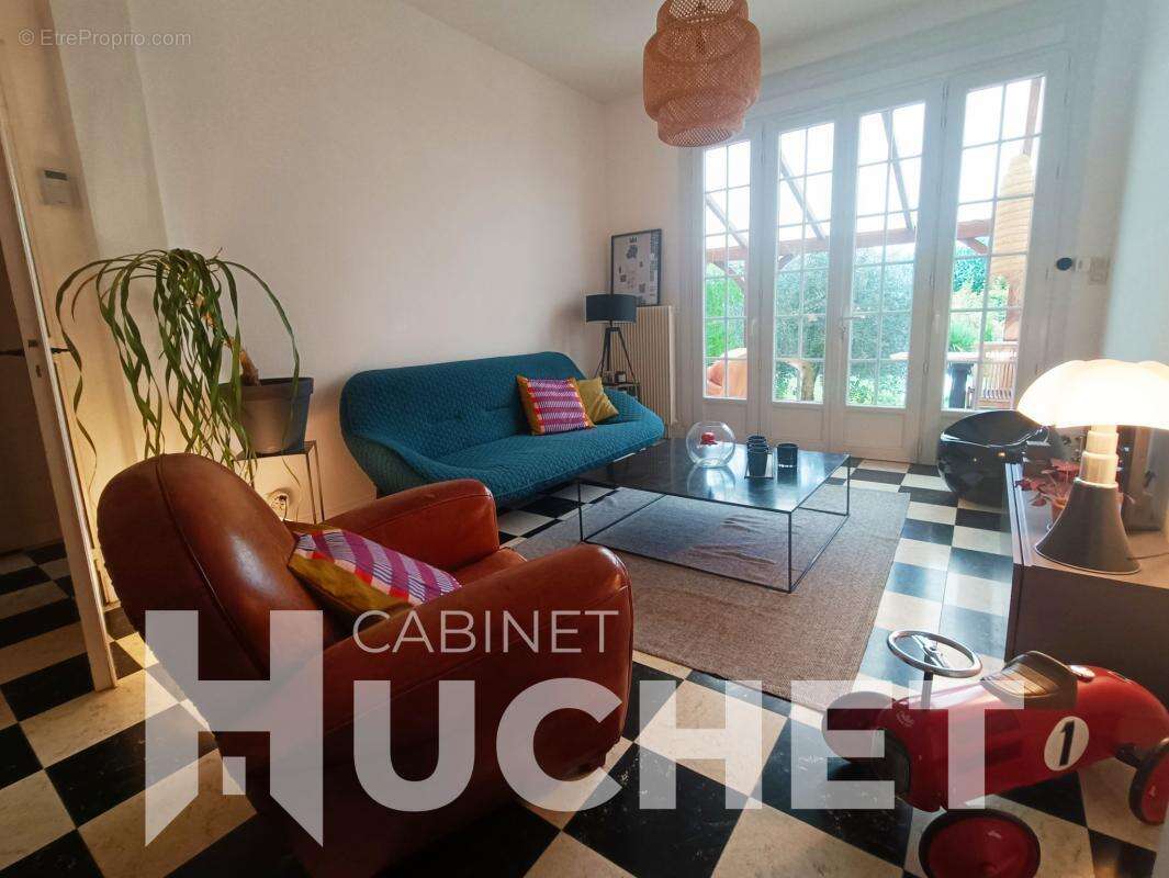 Appartement à EVRECY