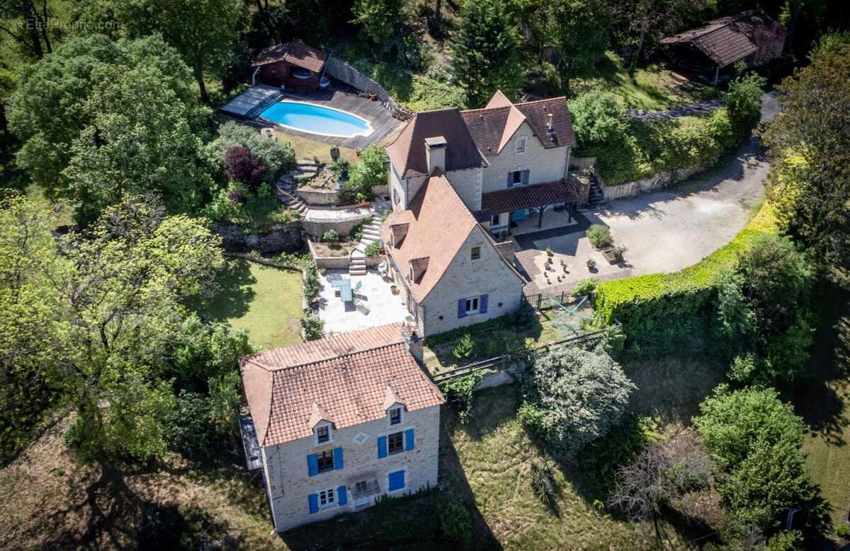 Maison à SAINT-CYBRANET