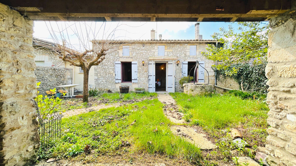 Maison à BLAYE