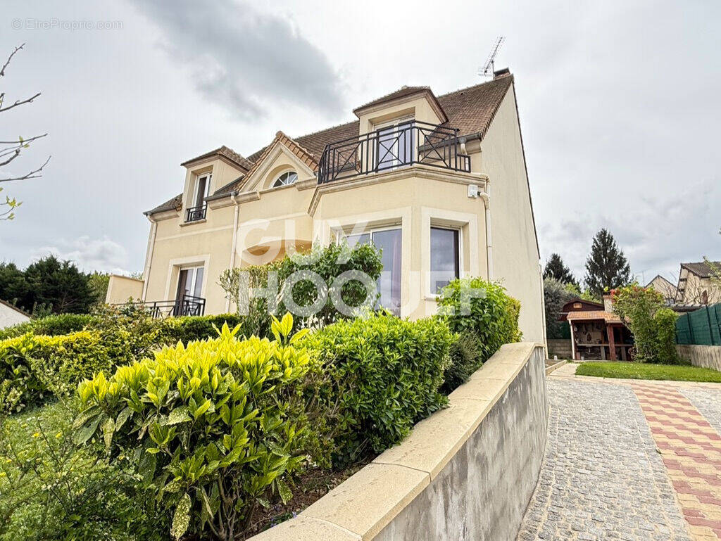Maison à LINAS