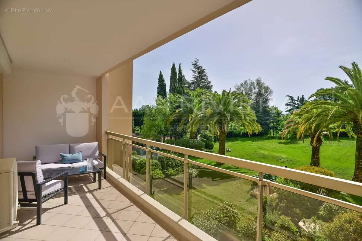 Appartement à MANDELIEU-LA-NAPOULE