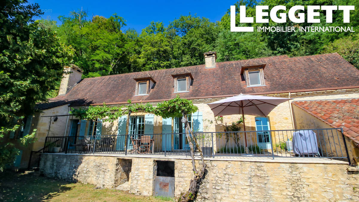 Maison à MAUZAC-ET-GRAND-CASTANG