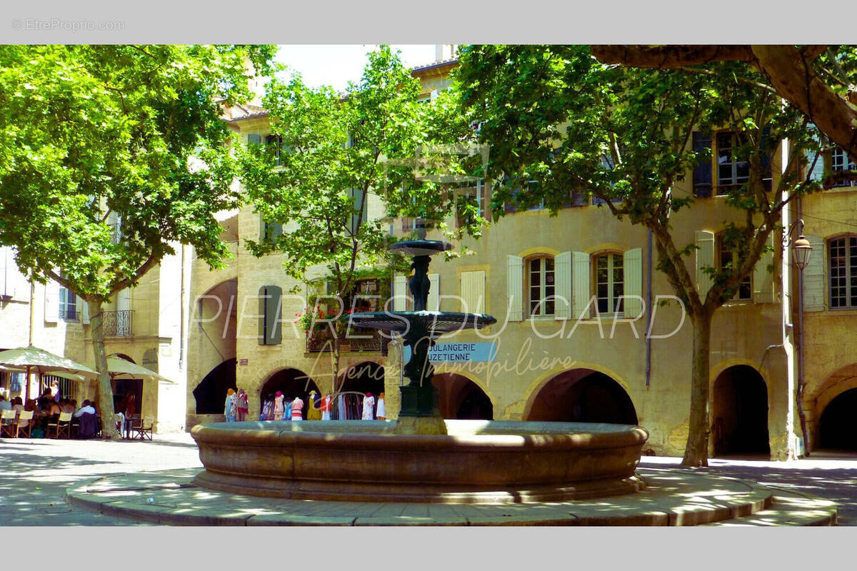Appartement à UZES