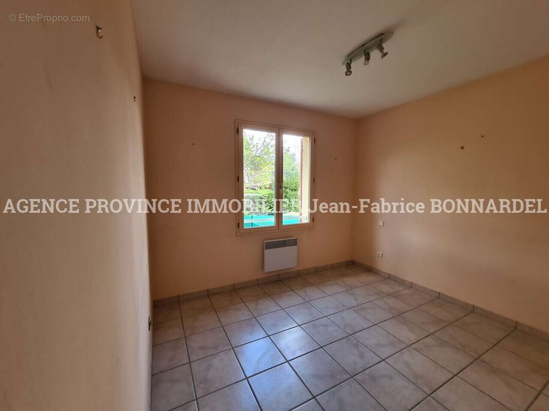 Maison à SAINT-PAUL-TROIS-CHATEAUX