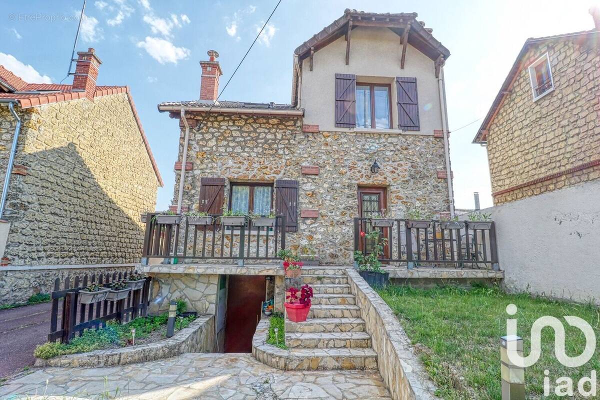 Photo 1 - Maison à PIERRELAYE