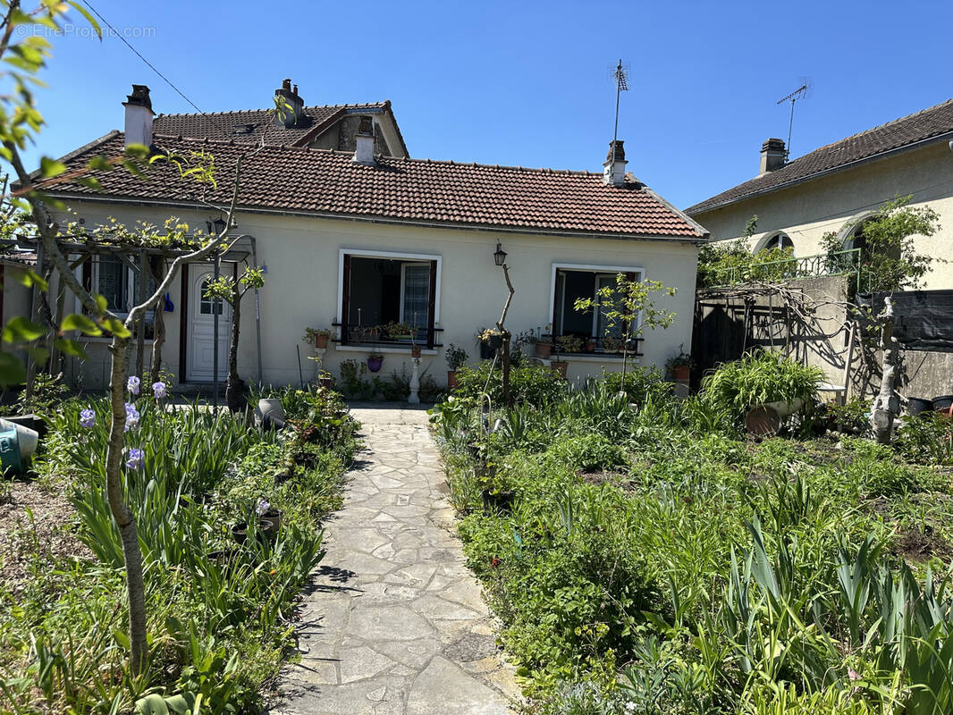 Maison à VAIRES-SUR-MARNE
