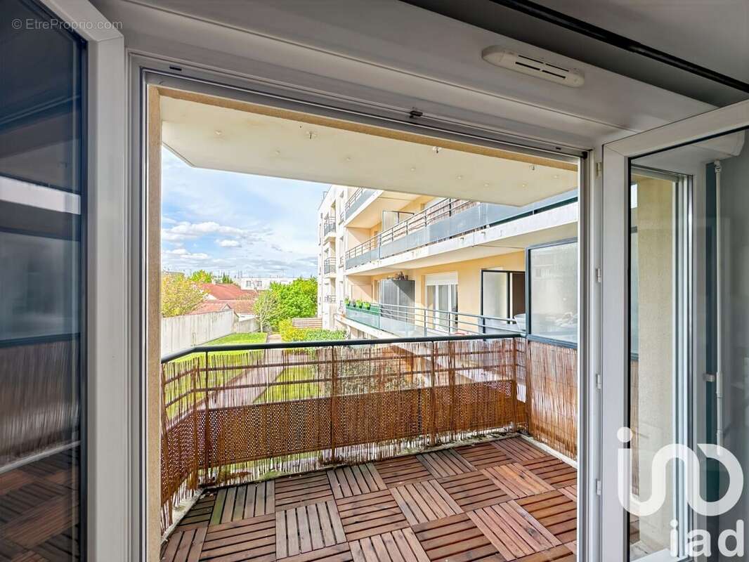 Photo 3 - Appartement à COMBS-LA-VILLE