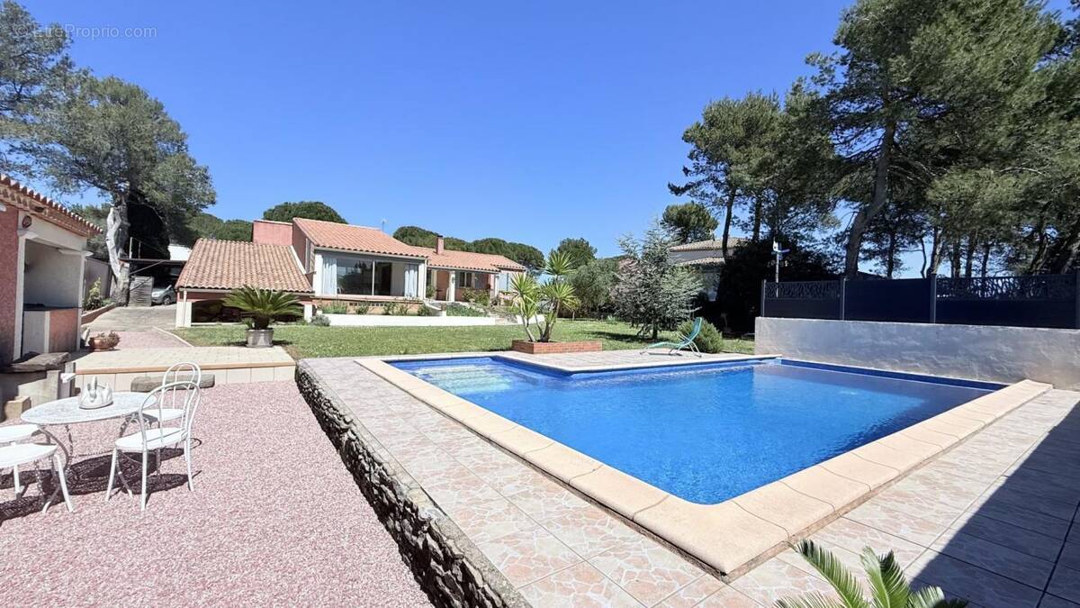 Maison à VILLEMOUSTAUSSOU