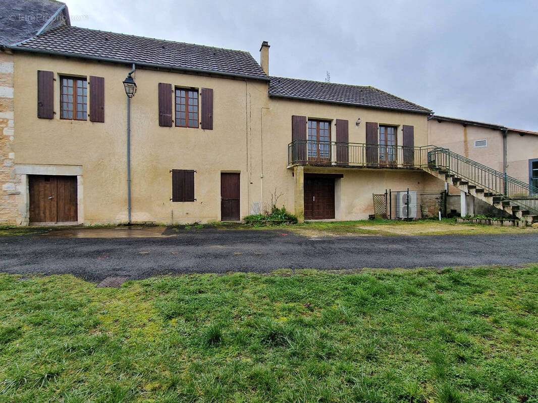 Maison à NADAILLAC