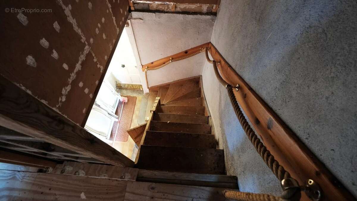 Maison à MONTIGNY-EN-MORVAN