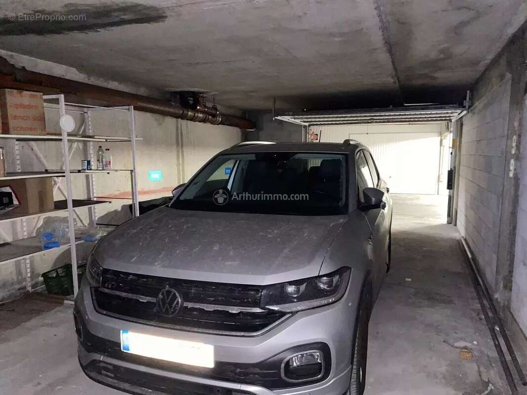 Parking à HYERES