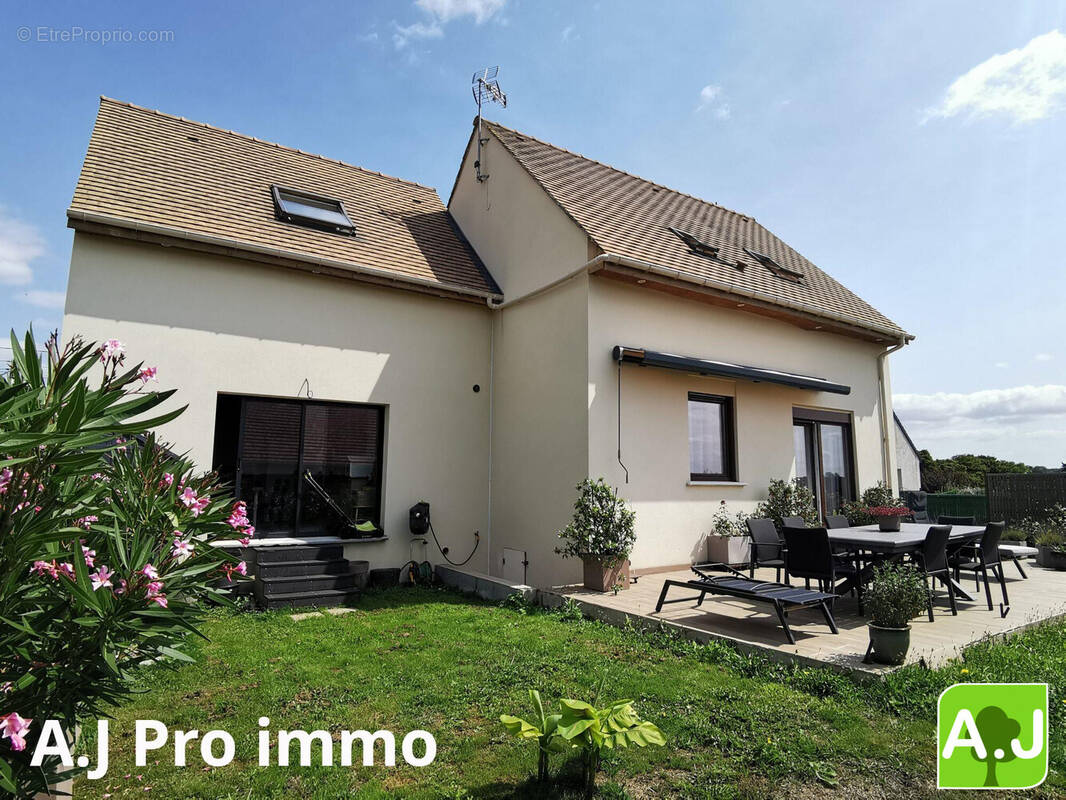 Maison à LONGNES
