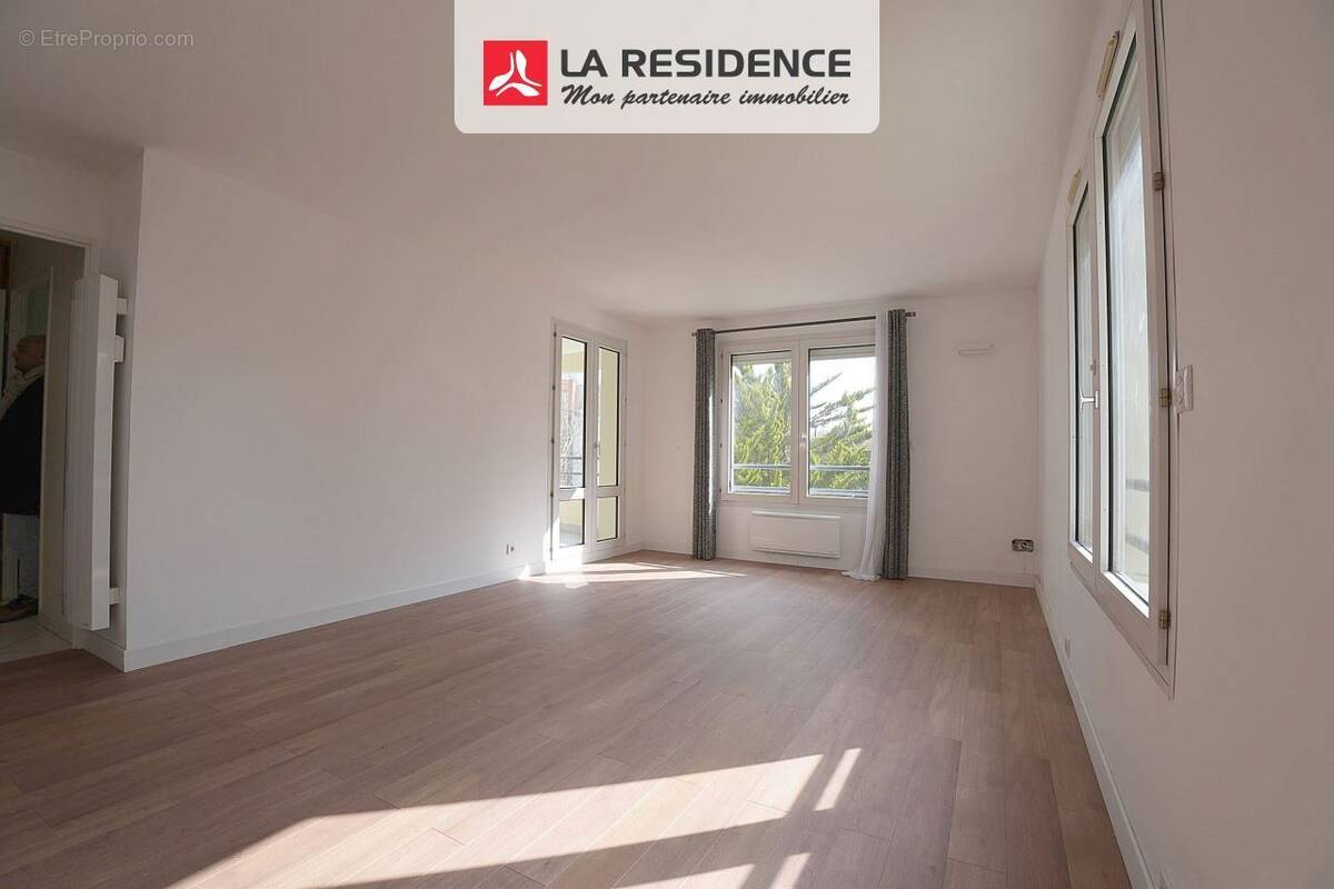 Appartement à MONTIGNY-LE-BRETONNEUX